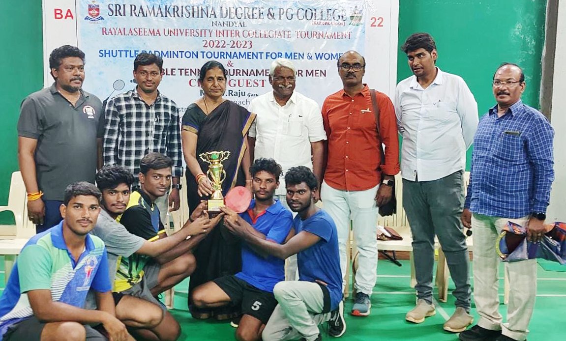 Banaganapalle-team-won-the-table-tennis-final-www.politicahunter.com_.jpg