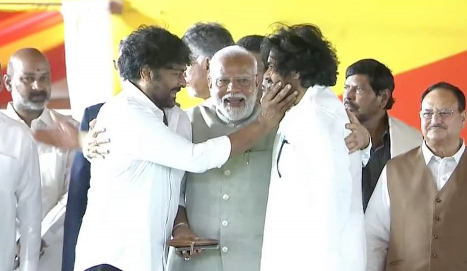 PM-NARENDRA-MODI-Chiranjeevi-Pawan-kalyan.jpg