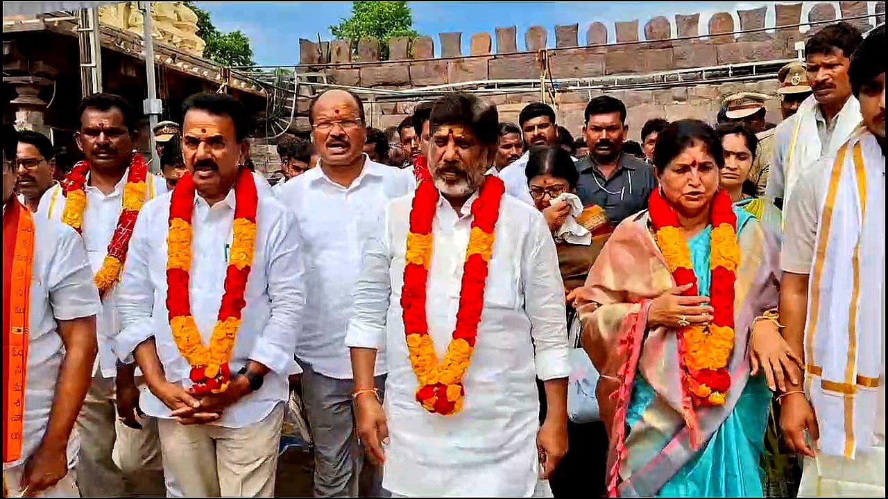 Telangana-Deputy-CM-Batti-Vikramarka-in-Srisailam.jpg