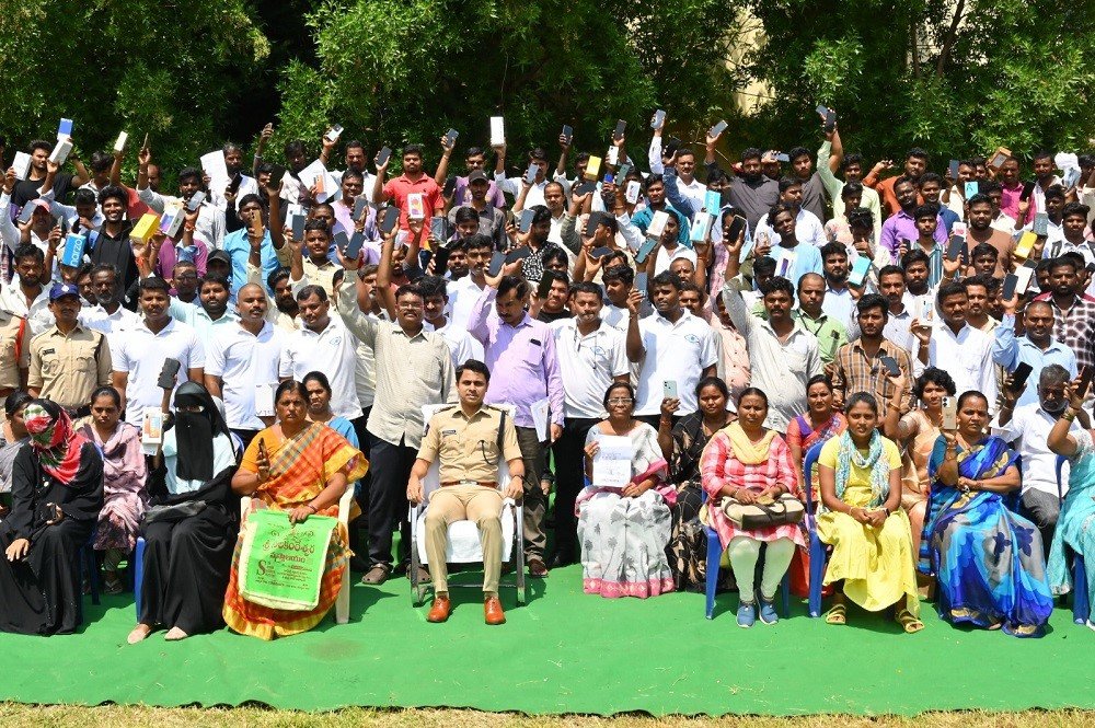 Mobiles-Recovery-Mela-Kurnool-District-SP.jpg