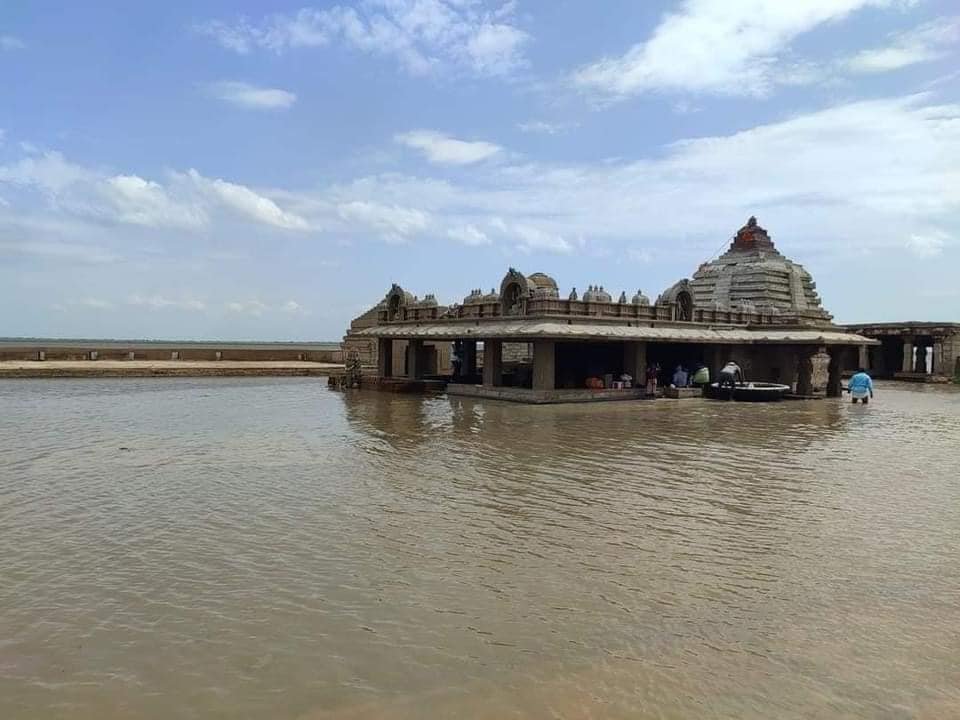 Sangameshwara-Temple.jpg