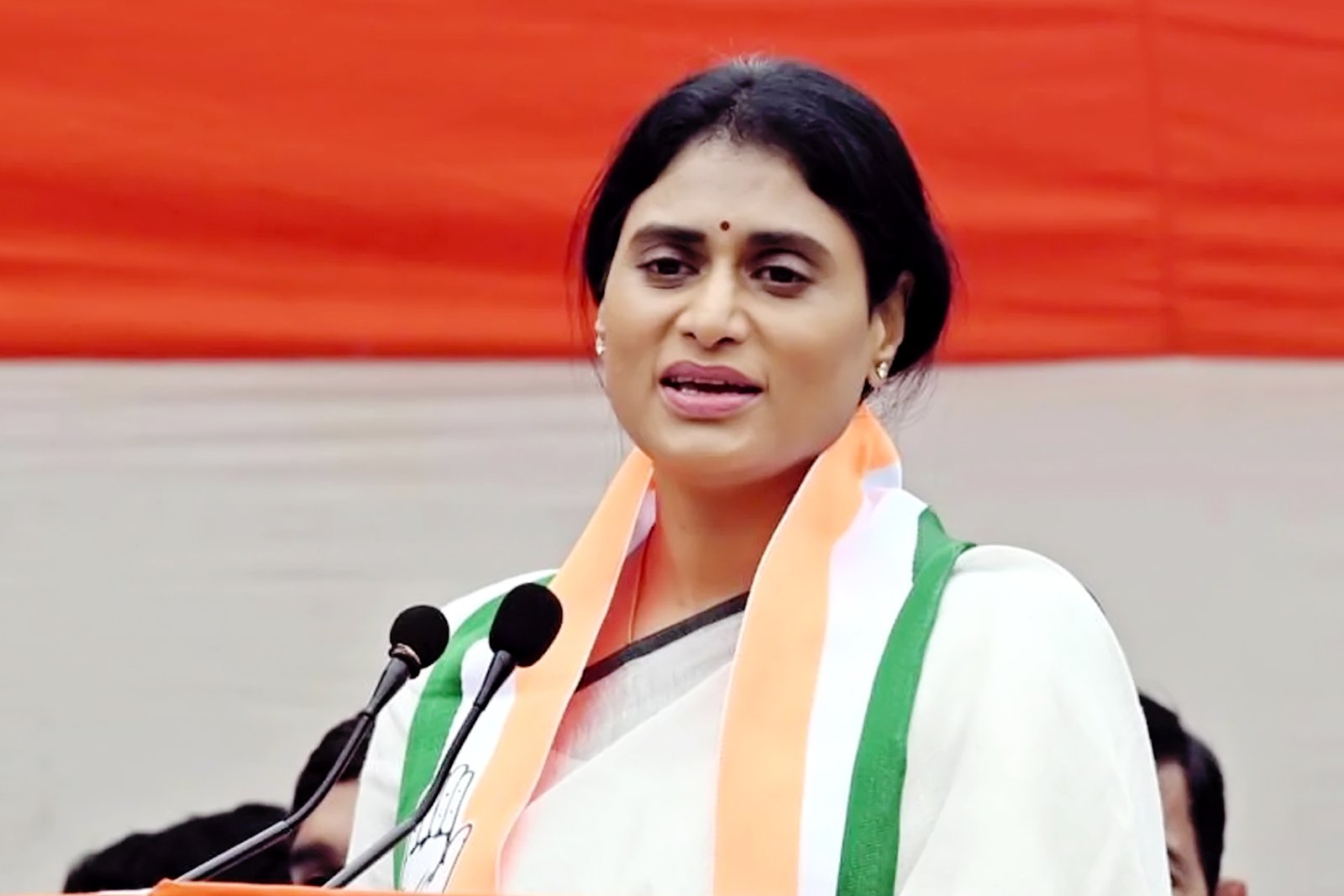 Senior-leaders-anger-against-YS-Sharmila.jpg